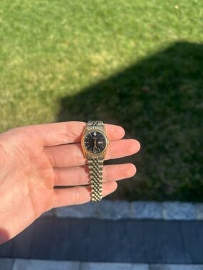 Vintage Seiko Quartz Day Date Black Dial Lady (Working & New Battery)